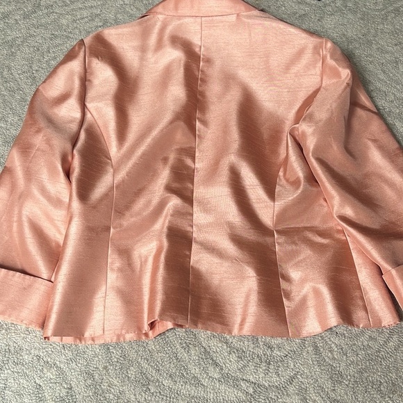 Woman's Vintage Peach Skirt Suit Size 12 Petite - Picture 4 of 7